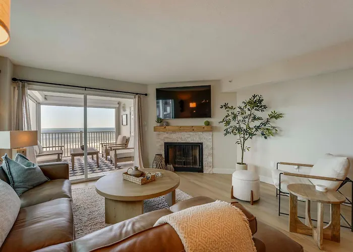 Gulf Views, Steps To Beach: Redington Shores Clearwater Beach