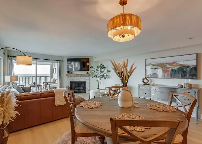 Gulf Views, Steps To Beach: Redington Shores Holiday home Clearwater Beach
