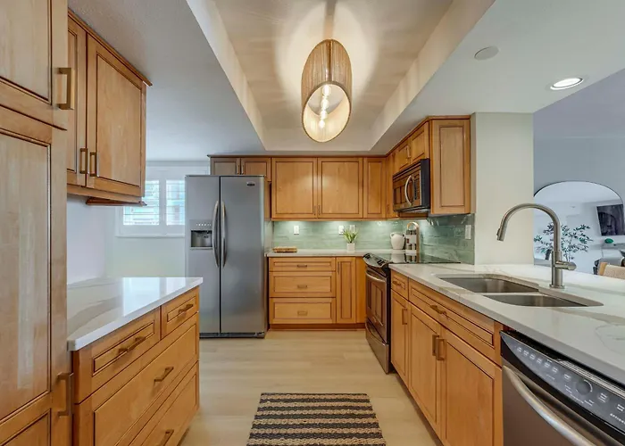 Gulf Views, Steps To Beach: Redington Shores * Clearwater Beach