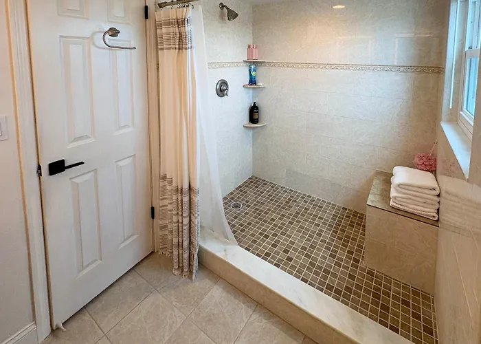 Holiday home Gulf Views, Steps To Beach: Redington Shores