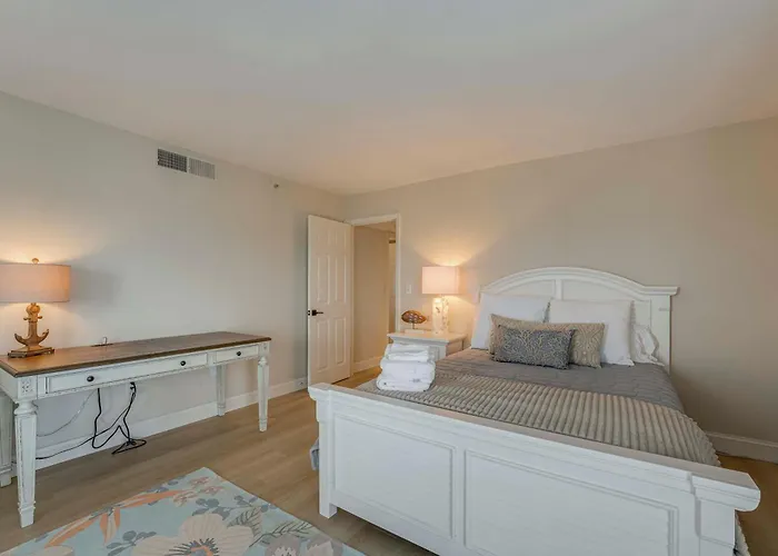 Gulf Views, Steps To Beach: Redington Shores *