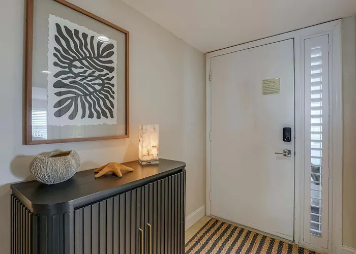 Gulf Views, Steps To Beach: Redington Shores * Clearwater Beach