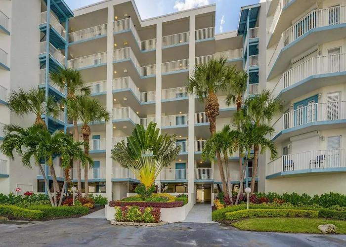 Holiday home Gulf Views, Steps To Beach: Redington Shores